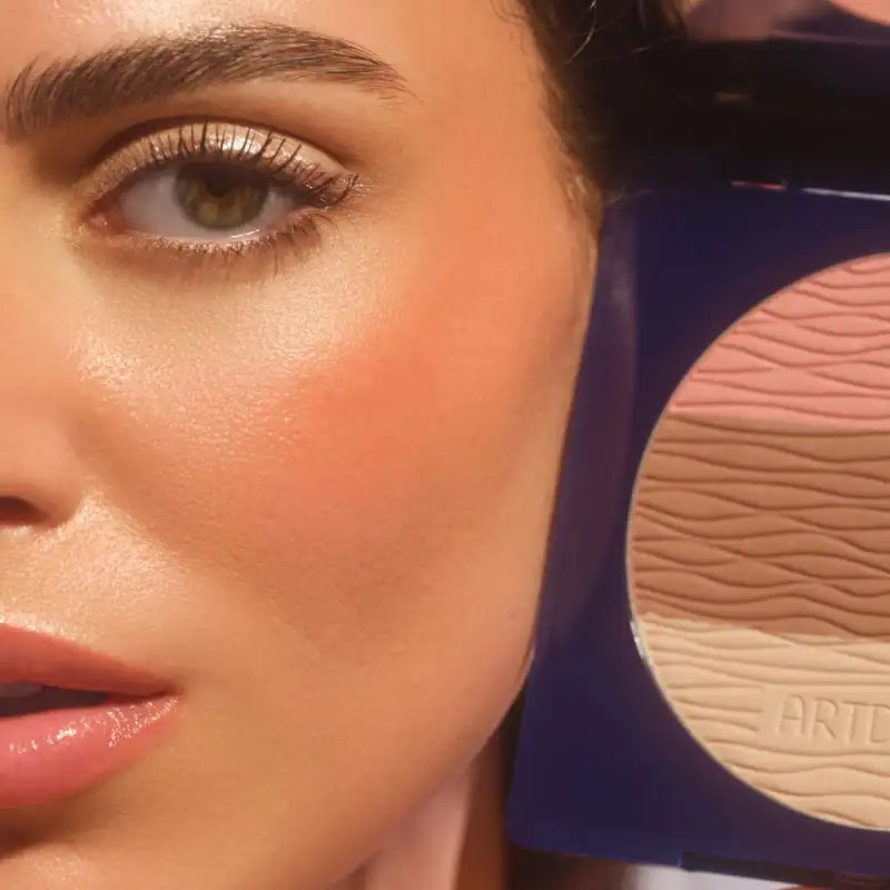 Art Deco All Seasons Bronzing Powder - Limited Ocean Wave Design